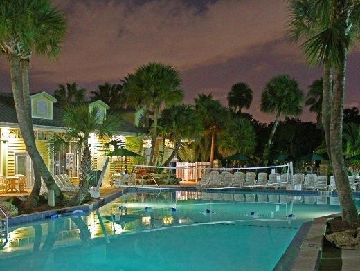 Lodge Tropical Palms & *